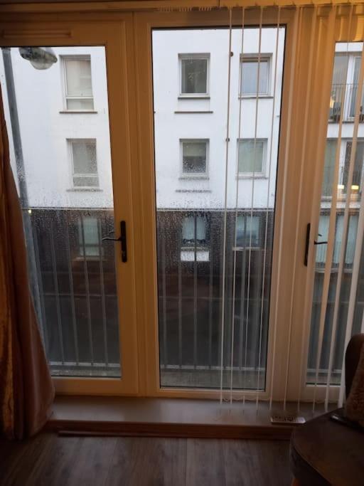 Modern 2-Bedroom City Apartment With Free Parking Belfast Extérieur photo