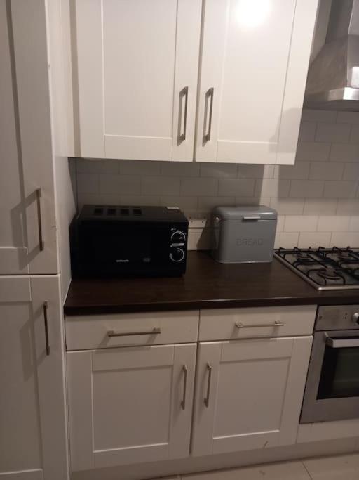 Modern 2-Bedroom City Apartment With Free Parking Belfast Extérieur photo